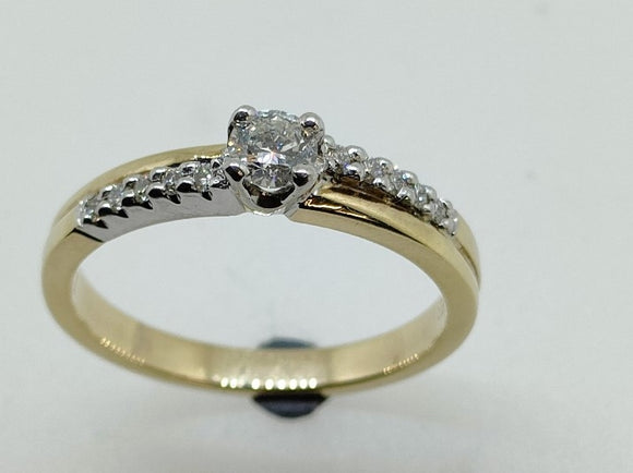 9CT 11 Stone Diamond Ring L19079D